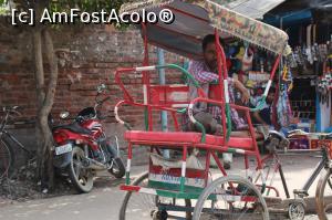 [P17] O ricșă-bicicletă din Vechiul Delhi.  » foto by glcitizen
 - 
<span class="allrVoted glyphicon glyphicon-heart hidden" id="av845561"></span>
<a class="m-l-10 hidden" id="sv845561" onclick="voting_Foto_DelVot(,845561,7091)" role="button">șterge vot <span class="glyphicon glyphicon-remove"></span></a>
<a id="v9845561" class=" c-red"  onclick="voting_Foto_SetVot(845561)" role="button"><span class="glyphicon glyphicon-heart-empty"></span> <b>LIKE</b> = Votează poza</a> <img class="hidden"  id="f845561W9" src="/imagini/loader.gif" border="0" /><span class="AjErrMes hidden" id="e845561ErM"></span>