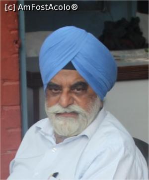 [P11] Un turban bleu-ciel, probabil un fost demnitar Sihk.  » foto by glcitizen
 - 
<span class="allrVoted glyphicon glyphicon-heart hidden" id="av854413"></span>
<a class="m-l-10 hidden" id="sv854413" onclick="voting_Foto_DelVot(,854413,7091)" role="button">șterge vot <span class="glyphicon glyphicon-remove"></span></a>
<a id="v9854413" class=" c-red"  onclick="voting_Foto_SetVot(854413)" role="button"><span class="glyphicon glyphicon-heart-empty"></span> <b>LIKE</b> = Votează poza</a> <img class="hidden"  id="f854413W9" src="/imagini/loader.gif" border="0" /><span class="AjErrMes hidden" id="e854413ErM"></span>