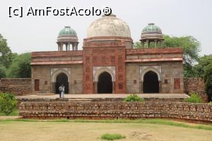 [P12] O altă moschee din Qutub Minar.  » foto by glcitizen
 - 
<span class="allrVoted glyphicon glyphicon-heart hidden" id="av856283"></span>
<a class="m-l-10 hidden" id="sv856283" onclick="voting_Foto_DelVot(,856283,7091)" role="button">șterge vot <span class="glyphicon glyphicon-remove"></span></a>
<a id="v9856283" class=" c-red"  onclick="voting_Foto_SetVot(856283)" role="button"><span class="glyphicon glyphicon-heart-empty"></span> <b>LIKE</b> = Votează poza</a> <img class="hidden"  id="f856283W9" src="/imagini/loader.gif" border="0" /><span class="AjErrMes hidden" id="e856283ErM"></span>