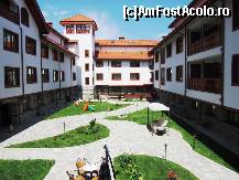 [P11] Curtea interioara a hotelului Pirin River Ski&Spa. » foto by daria12*
 - 
<span class="allrVoted glyphicon glyphicon-heart hidden" id="av243506"></span>
<a class="m-l-10 hidden" id="sv243506" onclick="voting_Foto_DelVot(,243506,7111)" role="button">șterge vot <span class="glyphicon glyphicon-remove"></span></a>
<a id="v9243506" class=" c-red"  onclick="voting_Foto_SetVot(243506)" role="button"><span class="glyphicon glyphicon-heart-empty"></span> <b>LIKE</b> = Votează poza</a> <img class="hidden"  id="f243506W9" src="/imagini/loader.gif" border="0" /><span class="AjErrMes hidden" id="e243506ErM"></span>