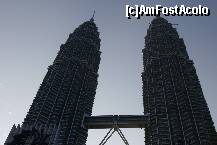 [P13] Petronas Towers privite de la baza » foto by mariarosa
 - 
<span class="allrVoted glyphicon glyphicon-heart hidden" id="av204861"></span>
<a class="m-l-10 hidden" id="sv204861" onclick="voting_Foto_DelVot(,204861,7116)" role="button">șterge vot <span class="glyphicon glyphicon-remove"></span></a>
<a id="v9204861" class=" c-red"  onclick="voting_Foto_SetVot(204861)" role="button"><span class="glyphicon glyphicon-heart-empty"></span> <b>LIKE</b> = Votează poza</a> <img class="hidden"  id="f204861W9" src="/imagini/loader.gif" border="0" /><span class="AjErrMes hidden" id="e204861ErM"></span>