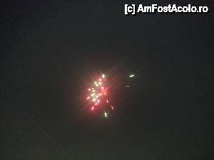 [P03] foc de artificii la pensiunea Lulu » foto by likeaprayer
 - 
<span class="allrVoted glyphicon glyphicon-heart hidden" id="av489560"></span>
<a class="m-l-10 hidden" id="sv489560" onclick="voting_Foto_DelVot(,489560,7143)" role="button">șterge vot <span class="glyphicon glyphicon-remove"></span></a>
<a id="v9489560" class=" c-red"  onclick="voting_Foto_SetVot(489560)" role="button"><span class="glyphicon glyphicon-heart-empty"></span> <b>LIKE</b> = Votează poza</a> <img class="hidden"  id="f489560W9" src="/imagini/loader.gif" border="0" /><span class="AjErrMes hidden" id="e489560ErM"></span>