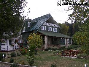 [P02] Casa proprietarilor, in care se afla si bucataria destinata turistilor » foto by RoF*
 - 
<span class="allrVoted glyphicon glyphicon-heart hidden" id="av373505"></span>
<a class="m-l-10 hidden" id="sv373505" onclick="voting_Foto_DelVot(,373505,7145)" role="button">șterge vot <span class="glyphicon glyphicon-remove"></span></a>
<a id="v9373505" class=" c-red"  onclick="voting_Foto_SetVot(373505)" role="button"><span class="glyphicon glyphicon-heart-empty"></span> <b>LIKE</b> = Votează poza</a> <img class="hidden"  id="f373505W9" src="/imagini/loader.gif" border="0" /><span class="AjErrMes hidden" id="e373505ErM"></span>