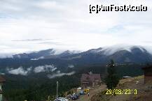[P06] Vedere din statiunea Ranca, aburii diminetii invaluind inca piscurile Parangului » foto by raducondurache
 - 
<span class="allrVoted glyphicon glyphicon-heart hidden" id="av123225"></span>
<a class="m-l-10 hidden" id="sv123225" onclick="voting_Foto_DelVot(,123225,7149)" role="button">șterge vot <span class="glyphicon glyphicon-remove"></span></a>
<a id="v9123225" class=" c-red"  onclick="voting_Foto_SetVot(123225)" role="button"><span class="glyphicon glyphicon-heart-empty"></span> <b>LIKE</b> = Votează poza</a> <img class="hidden"  id="f123225W9" src="/imagini/loader.gif" border="0" /><span class="AjErrMes hidden" id="e123225ErM"></span>