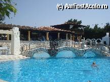 [P07] [O plimbare prin Athena Palace Village ] piscina de la Athena Palace Village, iunie 2010 » foto by adryana
 - 
<span class="allrVoted glyphicon glyphicon-heart hidden" id="av101281"></span>
<a class="m-l-10 hidden" id="sv101281" onclick="voting_Foto_DelVot(,101281,7150)" role="button">șterge vot <span class="glyphicon glyphicon-remove"></span></a>
<a id="v9101281" class=" c-red"  onclick="voting_Foto_SetVot(101281)" role="button"><span class="glyphicon glyphicon-heart-empty"></span> <b>LIKE</b> = Votează poza</a> <img class="hidden"  id="f101281W9" src="/imagini/loader.gif" border="0" /><span class="AjErrMes hidden" id="e101281ErM"></span>