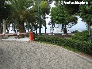 [P03] exista o bariera la intrare care se activeaza cu cardul de la camera, masinile beneficiaza de parcare pazita, gratuita si la umbra...  » foto by mireille10
 - 
<span class="allrVoted glyphicon glyphicon-heart hidden" id="av689404"></span>
<a class="m-l-10 hidden" id="sv689404" onclick="voting_Foto_DelVot(,689404,7150)" role="button">șterge vot <span class="glyphicon glyphicon-remove"></span></a>
<a id="v9689404" class=" c-red"  onclick="voting_Foto_SetVot(689404)" role="button"><span class="glyphicon glyphicon-heart-empty"></span> <b>LIKE</b> = Votează poza</a> <img class="hidden"  id="f689404W9" src="/imagini/loader.gif" border="0" /><span class="AjErrMes hidden" id="e689404ErM"></span>