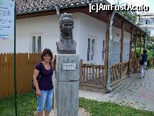 [P19] Bust Veronica Micle si cCasa Memoriala Veronica Micle » foto by Lumis66
 - 
<span class="allrVoted glyphicon glyphicon-heart hidden" id="av248057"></span>
<a class="m-l-10 hidden" id="sv248057" onclick="voting_Foto_DelVot(,248057,7157)" role="button">șterge vot <span class="glyphicon glyphicon-remove"></span></a>
<a id="v9248057" class=" c-red"  onclick="voting_Foto_SetVot(248057)" role="button"><span class="glyphicon glyphicon-heart-empty"></span> <b>LIKE</b> = Votează poza</a> <img class="hidden"  id="f248057W9" src="/imagini/loader.gif" border="0" /><span class="AjErrMes hidden" id="e248057ErM"></span>