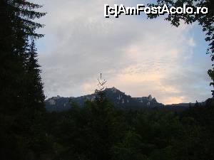 [P01] Am ajuns la Durău și admirăm semețul Ceahlău la ceas de seară.  » foto by Floryn81
 - 
<span class="allrVoted glyphicon glyphicon-heart hidden" id="av679182"></span>
<a class="m-l-10 hidden" id="sv679182" onclick="voting_Foto_DelVot(,679182,7157)" role="button">șterge vot <span class="glyphicon glyphicon-remove"></span></a>
<a id="v9679182" class=" c-red"  onclick="voting_Foto_SetVot(679182)" role="button"><span class="glyphicon glyphicon-heart-empty"></span> <b>LIKE</b> = Votează poza</a> <img class="hidden"  id="f679182W9" src="/imagini/loader.gif" border="0" /><span class="AjErrMes hidden" id="e679182ErM"></span>