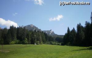 [P01] Ceahlăul, așa cum se vede de la pârtie, din spatele Mânăstirii Durău » foto by izabiza
 - 
<span class="allrVoted glyphicon glyphicon-heart hidden" id="av644631"></span>
<a class="m-l-10 hidden" id="sv644631" onclick="voting_Foto_DelVot(,644631,7157)" role="button">șterge vot <span class="glyphicon glyphicon-remove"></span></a>
<a id="v9644631" class=" c-red"  onclick="voting_Foto_SetVot(644631)" role="button"><span class="glyphicon glyphicon-heart-empty"></span> <b>LIKE</b> = Votează poza</a> <img class="hidden"  id="f644631W9" src="/imagini/loader.gif" border="0" /><span class="AjErrMes hidden" id="e644631ErM"></span>