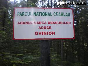 [P05]  :) Probabil că au încercat toate metodele să educe lumea să-și ia o pungută pentru gunoi în rucsac și să nu lase urme de... civilizație prin pădure.  » foto by izabiza
 - 
<span class="allrVoted glyphicon glyphicon-heart hidden" id="av644635"></span>
<a class="m-l-10 hidden" id="sv644635" onclick="voting_Foto_DelVot(,644635,7157)" role="button">șterge vot <span class="glyphicon glyphicon-remove"></span></a>
<a id="v9644635" class=" c-red"  onclick="voting_Foto_SetVot(644635)" role="button"><span class="glyphicon glyphicon-heart-empty"></span> <b>LIKE</b> = Votează poza</a> <img class="hidden"  id="f644635W9" src="/imagini/loader.gif" border="0" /><span class="AjErrMes hidden" id="e644635ErM"></span>