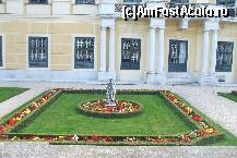 [P02] Palatul Schonbrunn » foto by dan16
 - 
<span class="allrVoted glyphicon glyphicon-heart hidden" id="av123850"></span>
<a class="m-l-10 hidden" id="sv123850" onclick="voting_Foto_DelVot(,123850,7171)" role="button">șterge vot <span class="glyphicon glyphicon-remove"></span></a>
<a id="v9123850" class=" c-red"  onclick="voting_Foto_SetVot(123850)" role="button"><span class="glyphicon glyphicon-heart-empty"></span> <b>LIKE</b> = Votează poza</a> <img class="hidden"  id="f123850W9" src="/imagini/loader.gif" border="0" /><span class="AjErrMes hidden" id="e123850ErM"></span>