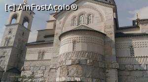 [P02] Finalizata in 2013, catedrala are un stil atipic, o imbinare de bizantin cu romanic, un mix de ortodoxie cu alte influente, fix pe specificul mai cosmopolit la istoriei orasului.  » foto by Radix7
 - 
<span class="allrVoted glyphicon glyphicon-heart hidden" id="av860259"></span>
<a class="m-l-10 hidden" id="sv860259" onclick="voting_Foto_DelVot(,860259,7178)" role="button">șterge vot <span class="glyphicon glyphicon-remove"></span></a>
<a id="v9860259" class=" c-red"  onclick="voting_Foto_SetVot(860259)" role="button"><span class="glyphicon glyphicon-heart-empty"></span> <b>LIKE</b> = Votează poza</a> <img class="hidden"  id="f860259W9" src="/imagini/loader.gif" border="0" /><span class="AjErrMes hidden" id="e860259ErM"></span>