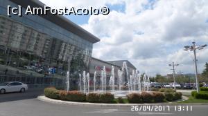 [P02] În fața mall-ului » foto by ungureanica
 - 
<span class="allrVoted glyphicon glyphicon-heart hidden" id="av851983"></span>
<a class="m-l-10 hidden" id="sv851983" onclick="voting_Foto_DelVot(,851983,7178)" role="button">șterge vot <span class="glyphicon glyphicon-remove"></span></a>
<a id="v9851983" class=" c-red"  onclick="voting_Foto_SetVot(851983)" role="button"><span class="glyphicon glyphicon-heart-empty"></span> <b>LIKE</b> = Votează poza</a> <img class="hidden"  id="f851983W9" src="/imagini/loader.gif" border="0" /><span class="AjErrMes hidden" id="e851983ErM"></span>
