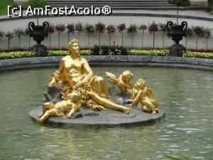 [P14] Castelul Linderhof - detaliu fântână » foto by RoxanaGRS
 - 
<span class="allrVoted glyphicon glyphicon-heart hidden" id="av923958"></span>
<a class="m-l-10 hidden" id="sv923958" onclick="voting_Foto_DelVot(,923958,7186)" role="button">șterge vot <span class="glyphicon glyphicon-remove"></span></a>
<a id="v9923958" class=" c-red"  onclick="voting_Foto_SetVot(923958)" role="button"><span class="glyphicon glyphicon-heart-empty"></span> <b>LIKE</b> = Votează poza</a> <img class="hidden"  id="f923958W9" src="/imagini/loader.gif" border="0" /><span class="AjErrMes hidden" id="e923958ErM"></span>