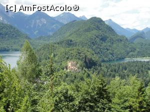 [P29] Castelul Hochenschwangau, înconjurat de lacuri și munți (văzut de pe drumul spre Neuschwanstein) » foto by RoxanaGRS
 - 
<span class="allrVoted glyphicon glyphicon-heart hidden" id="av924001"></span>
<a class="m-l-10 hidden" id="sv924001" onclick="voting_Foto_DelVot(,924001,7186)" role="button">șterge vot <span class="glyphicon glyphicon-remove"></span></a>
<a id="v9924001" class=" c-red"  onclick="voting_Foto_SetVot(924001)" role="button"><span class="glyphicon glyphicon-heart-empty"></span> <b>LIKE</b> = Votează poza</a> <img class="hidden"  id="f924001W9" src="/imagini/loader.gif" border="0" /><span class="AjErrMes hidden" id="e924001ErM"></span>