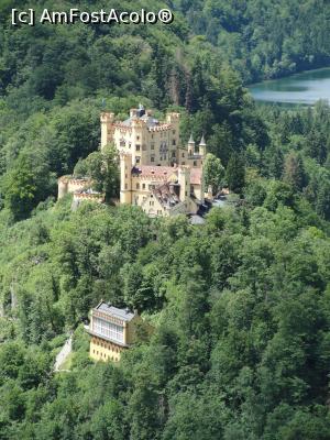 [P30] Castelul Hochenschwangau - se observă lebedele pe acoperiș » foto by RoxanaGRS
 - 
<span class="allrVoted glyphicon glyphicon-heart hidden" id="av924004"></span>
<a class="m-l-10 hidden" id="sv924004" onclick="voting_Foto_DelVot(,924004,7186)" role="button">șterge vot <span class="glyphicon glyphicon-remove"></span></a>
<a id="v9924004" class=" c-red"  onclick="voting_Foto_SetVot(924004)" role="button"><span class="glyphicon glyphicon-heart-empty"></span> <b>LIKE</b> = Votează poza</a> <img class="hidden"  id="f924004W9" src="/imagini/loader.gif" border="0" /><span class="AjErrMes hidden" id="e924004ErM"></span>
