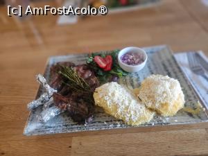 [P04] Cotlet de berbecuț. » foto by gherman_adr
 - 
<span class="allrVoted glyphicon glyphicon-heart hidden" id="av1518525"></span>
<a class="m-l-10 hidden" id="sv1518525" onclick="voting_Foto_DelVot(,1518525,7201)" role="button">șterge vot <span class="glyphicon glyphicon-remove"></span></a>
<a id="v91518525" class=" c-red"  onclick="voting_Foto_SetVot(1518525)" role="button"><span class="glyphicon glyphicon-heart-empty"></span> <b>LIKE</b> = Votează poza</a> <img class="hidden"  id="f1518525W9" src="/imagini/loader.gif" border="0" /><span class="AjErrMes hidden" id="e1518525ErM"></span>