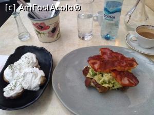 [P15] Restaurantul Ciuperca Mică (Kicsi Gomba) - ceafă de porc cu bacon crocant (deci... <strong>crocant</strong>! nu altfel. parcă era foaie de napolitană!) - tot cu o porție de cartofi din ăia fermecați alături) » foto by Dragoș_MD
 - 
<span class="allrVoted glyphicon glyphicon-heart hidden" id="av1270587"></span>
<a class="m-l-10 hidden" id="sv1270587" onclick="voting_Foto_DelVot(,1270587,7201)" role="button">șterge vot <span class="glyphicon glyphicon-remove"></span></a>
<a id="v91270587" class=" c-red"  onclick="voting_Foto_SetVot(1270587)" role="button"><span class="glyphicon glyphicon-heart-empty"></span> <b>LIKE</b> = Votează poza</a> <img class="hidden"  id="f1270587W9" src="/imagini/loader.gif" border="0" /><span class="AjErrMes hidden" id="e1270587ErM"></span>