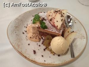 [P11] Hotel Restaurant Pacsirta - plăcintă cu mere și înghețată » foto by Dragoș_MD
 - 
<span class="allrVoted glyphicon glyphicon-heart hidden" id="av1342933"></span>
<a class="m-l-10 hidden" id="sv1342933" onclick="voting_Foto_DelVot(,1342933,7201)" role="button">șterge vot <span class="glyphicon glyphicon-remove"></span></a>
<a id="v91342933" class=" c-red"  onclick="voting_Foto_SetVot(1342933)" role="button"><span class="glyphicon glyphicon-heart-empty"></span> <b>LIKE</b> = Votează poza</a> <img class="hidden"  id="f1342933W9" src="/imagini/loader.gif" border="0" /><span class="AjErrMes hidden" id="e1342933ErM"></span>
