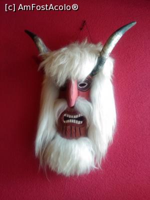 [P07] Alegem o masa sub 'portretul' lui Dracula » foto by dorgo
 - 
<span class="allrVoted glyphicon glyphicon-heart hidden" id="av841158"></span>
<a class="m-l-10 hidden" id="sv841158" onclick="voting_Foto_DelVot(,841158,7201)" role="button">șterge vot <span class="glyphicon glyphicon-remove"></span></a>
<a id="v9841158" class=" c-red"  onclick="voting_Foto_SetVot(841158)" role="button"><span class="glyphicon glyphicon-heart-empty"></span> <b>LIKE</b> = Votează poza</a> <img class="hidden"  id="f841158W9" src="/imagini/loader.gif" border="0" /><span class="AjErrMes hidden" id="e841158ErM"></span>