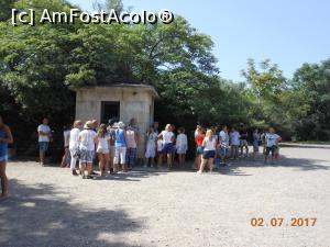 [P44] Vergina - Coada la bilete pentru intrarea în situl arheologic.  » foto by iulianic
 - 
<span class="allrVoted glyphicon glyphicon-heart hidden" id="av872045"></span>
<a class="m-l-10 hidden" id="sv872045" onclick="voting_Foto_DelVot(,872045,7202)" role="button">șterge vot <span class="glyphicon glyphicon-remove"></span></a>
<a id="v9872045" class=" c-red"  onclick="voting_Foto_SetVot(872045)" role="button"><span class="glyphicon glyphicon-heart-empty"></span> <b>LIKE</b> = Votează poza</a> <img class="hidden"  id="f872045W9" src="/imagini/loader.gif" border="0" /><span class="AjErrMes hidden" id="e872045ErM"></span>