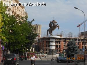 [P06] Skopje - Monumentul lui Alexandru Macedon sufocat de noi construcții.  » foto by iulianic
 - 
<span class="allrVoted glyphicon glyphicon-heart hidden" id="av871993"></span>
<a class="m-l-10 hidden" id="sv871993" onclick="voting_Foto_DelVot(,871993,7202)" role="button">șterge vot <span class="glyphicon glyphicon-remove"></span></a>
<a id="v9871993" class=" c-red"  onclick="voting_Foto_SetVot(871993)" role="button"><span class="glyphicon glyphicon-heart-empty"></span> <b>LIKE</b> = Votează poza</a> <img class="hidden"  id="f871993W9" src="/imagini/loader.gif" border="0" /><span class="AjErrMes hidden" id="e871993ErM"></span>
