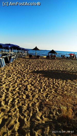 [P42] Plaja Durres » foto by viorelgeorgescu
 - 
<span class="allrVoted glyphicon glyphicon-heart hidden" id="av1237474"></span>
<a class="m-l-10 hidden" id="sv1237474" onclick="voting_Foto_DelVot(,1237474,7202)" role="button">șterge vot <span class="glyphicon glyphicon-remove"></span></a>
<a id="v91237474" class=" c-red"  onclick="voting_Foto_SetVot(1237474)" role="button"><span class="glyphicon glyphicon-heart-empty"></span> <b>LIKE</b> = Votează poza</a> <img class="hidden"  id="f1237474W9" src="/imagini/loader.gif" border="0" /><span class="AjErrMes hidden" id="e1237474ErM"></span>