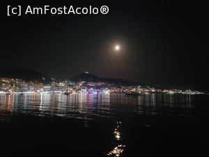 [P12] Un bec in plus in Sarande, luna » foto by monik-50
 - 
<span class="allrVoted glyphicon glyphicon-heart hidden" id="av912391"></span>
<a class="m-l-10 hidden" id="sv912391" onclick="voting_Foto_DelVot(,912391,7202)" role="button">șterge vot <span class="glyphicon glyphicon-remove"></span></a>
<a id="v9912391" class=" c-red"  onclick="voting_Foto_SetVot(912391)" role="button"><span class="glyphicon glyphicon-heart-empty"></span> <b>LIKE</b> = Votează poza</a> <img class="hidden"  id="f912391W9" src="/imagini/loader.gif" border="0" /><span class="AjErrMes hidden" id="e912391ErM"></span>