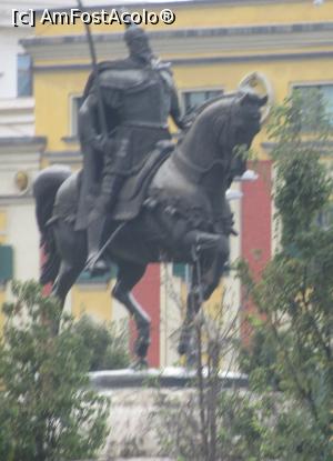 [P49] Statuia lui Skanderbeg » foto by Michi
 - 
<span class="allrVoted glyphicon glyphicon-heart hidden" id="av800106"></span>
<a class="m-l-10 hidden" id="sv800106" onclick="voting_Foto_DelVot(,800106,7202)" role="button">șterge vot <span class="glyphicon glyphicon-remove"></span></a>
<a id="v9800106" class=" c-red"  onclick="voting_Foto_SetVot(800106)" role="button"><span class="glyphicon glyphicon-heart-empty"></span> <b>LIKE</b> = Votează poza</a> <img class="hidden"  id="f800106W9" src="/imagini/loader.gif" border="0" /><span class="AjErrMes hidden" id="e800106ErM"></span>