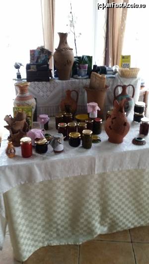 [P07] La casă promovează și produse locale » foto by mauricius*
 - 
<span class="allrVoted glyphicon glyphicon-heart hidden" id="av641755"></span>
<a class="m-l-10 hidden" id="sv641755" onclick="voting_Foto_DelVot(,641755,7202)" role="button">șterge vot <span class="glyphicon glyphicon-remove"></span></a>
<a id="v9641755" class=" c-red"  onclick="voting_Foto_SetVot(641755)" role="button"><span class="glyphicon glyphicon-heart-empty"></span> <b>LIKE</b> = Votează poza</a> <img class="hidden"  id="f641755W9" src="/imagini/loader.gif" border="0" /><span class="AjErrMes hidden" id="e641755ErM"></span>