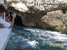[P07] La intrarea cu vaporasul in grota » foto by criva
 - 
<span class="allrVoted glyphicon glyphicon-heart hidden" id="av180320"></span>
<a class="m-l-10 hidden" id="sv180320" onclick="voting_Foto_DelVot(,180320,7206)" role="button">șterge vot <span class="glyphicon glyphicon-remove"></span></a>
<a id="v9180320" class=" c-red"  onclick="voting_Foto_SetVot(180320)" role="button"><span class="glyphicon glyphicon-heart-empty"></span> <b>LIKE</b> = Votează poza</a> <img class="hidden"  id="f180320W9" src="/imagini/loader.gif" border="0" /><span class="AjErrMes hidden" id="e180320ErM"></span>