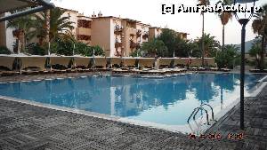 [P44] Piscina principală, suficient de mare.  » foto by Nasshu
 - 
<span class="allrVoted glyphicon glyphicon-heart hidden" id="av556730"></span>
<a class="m-l-10 hidden" id="sv556730" onclick="voting_Foto_DelVot(,556730,7207)" role="button">șterge vot <span class="glyphicon glyphicon-remove"></span></a>
<a id="v9556730" class=" c-red"  onclick="voting_Foto_SetVot(556730)" role="button"><span class="glyphicon glyphicon-heart-empty"></span> <b>LIKE</b> = Votează poza</a> <img class="hidden"  id="f556730W9" src="/imagini/loader.gif" border="0" /><span class="AjErrMes hidden" id="e556730ErM"></span>