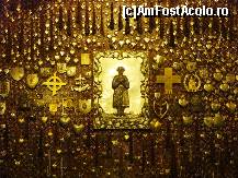 [P29] Toate aceste inimimioare expuse pe peretele capelei Madona Neagră sunt de aur! » foto by mariana.olaru
 - 
<span class="allrVoted glyphicon glyphicon-heart hidden" id="av126199"></span>
<a class="m-l-10 hidden" id="sv126199" onclick="voting_Foto_DelVot(,126199,7237)" role="button">șterge vot <span class="glyphicon glyphicon-remove"></span></a>
<a id="v9126199" class=" c-red"  onclick="voting_Foto_SetVot(126199)" role="button"><span class="glyphicon glyphicon-heart-empty"></span> <b>LIKE</b> = Votează poza</a> <img class="hidden"  id="f126199W9" src="/imagini/loader.gif" border="0" /><span class="AjErrMes hidden" id="e126199ErM"></span>