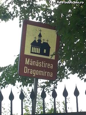 [P01] Langa zidul Manastirii Dragomirna, un indicator consfinteste locul unde ne aflam » foto by Dan&Ema
 - 
<span class="allrVoted glyphicon glyphicon-heart hidden" id="av555549"></span>
<a class="m-l-10 hidden" id="sv555549" onclick="voting_Foto_DelVot(,555549,7245)" role="button">șterge vot <span class="glyphicon glyphicon-remove"></span></a>
<a id="v9555549" class=" c-red"  onclick="voting_Foto_SetVot(555549)" role="button"><span class="glyphicon glyphicon-heart-empty"></span> <b>LIKE</b> = Votează poza</a> <img class="hidden"  id="f555549W9" src="/imagini/loader.gif" border="0" /><span class="AjErrMes hidden" id="e555549ErM"></span>