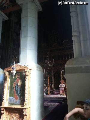[P12] In biserica. Vedere spre naos pana la catapeteasma » foto by Dan&Ema
 - 
<span class="allrVoted glyphicon glyphicon-heart hidden" id="av555885"></span>
<a class="m-l-10 hidden" id="sv555885" onclick="voting_Foto_DelVot(,555885,7245)" role="button">șterge vot <span class="glyphicon glyphicon-remove"></span></a>
<a id="v9555885" class=" c-red"  onclick="voting_Foto_SetVot(555885)" role="button"><span class="glyphicon glyphicon-heart-empty"></span> <b>LIKE</b> = Votează poza</a> <img class="hidden"  id="f555885W9" src="/imagini/loader.gif" border="0" /><span class="AjErrMes hidden" id="e555885ErM"></span>