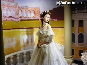 [P26] La Madame Tussauds, pot fi admirate figurile de ceară ale multor personalitati. Imparatul Franz Joseph, Sisi, Wolfgang Amadeus Mozart, Falco, Maria Theresia, Gustav Klimt sunt numai cateva personalitati si personaje istorice originare din Austria.  » foto by stellinna
 - 
<span class="allrVoted glyphicon glyphicon-heart hidden" id="av671542"></span>
<a class="m-l-10 hidden" id="sv671542" onclick="voting_Foto_DelVot(,671542,7265)" role="button">șterge vot <span class="glyphicon glyphicon-remove"></span></a>
<a id="v9671542" class=" c-red"  onclick="voting_Foto_SetVot(671542)" role="button"><span class="glyphicon glyphicon-heart-empty"></span> <b>LIKE</b> = Votează poza</a> <img class="hidden"  id="f671542W9" src="/imagini/loader.gif" border="0" /><span class="AjErrMes hidden" id="e671542ErM"></span>