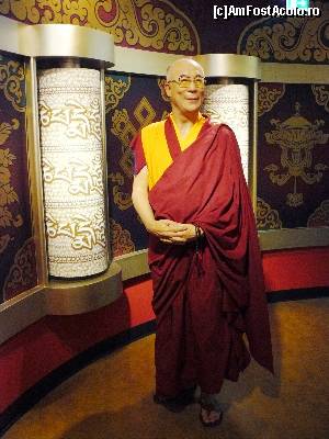 [P32] Dalai Lama - Madame Tussauds » foto by stellinna
 - 
<span class="allrVoted glyphicon glyphicon-heart hidden" id="av671560"></span>
<a class="m-l-10 hidden" id="sv671560" onclick="voting_Foto_DelVot(,671560,7265)" role="button">șterge vot <span class="glyphicon glyphicon-remove"></span></a>
<a id="v9671560" class=" c-red"  onclick="voting_Foto_SetVot(671560)" role="button"><span class="glyphicon glyphicon-heart-empty"></span> <b>LIKE</b> = Votează poza</a> <img class="hidden"  id="f671560W9" src="/imagini/loader.gif" border="0" /><span class="AjErrMes hidden" id="e671560ErM"></span>