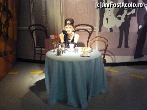 [P39] Audrey Hepburn - Madame Tussauds » foto by stellinna
 - 
<span class="allrVoted glyphicon glyphicon-heart hidden" id="av671570"></span>
<a class="m-l-10 hidden" id="sv671570" onclick="voting_Foto_DelVot(,671570,7265)" role="button">șterge vot <span class="glyphicon glyphicon-remove"></span></a>
<a id="v9671570" class=" c-red"  onclick="voting_Foto_SetVot(671570)" role="button"><span class="glyphicon glyphicon-heart-empty"></span> <b>LIKE</b> = Votează poza</a> <img class="hidden"  id="f671570W9" src="/imagini/loader.gif" border="0" /><span class="AjErrMes hidden" id="e671570ErM"></span>
