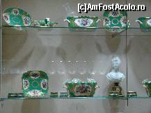 [P20] Seturi de portelan din Hofburg » foto by Traveller
 - 
<span class="allrVoted glyphicon glyphicon-heart hidden" id="av60157"></span>
<a class="m-l-10 hidden" id="sv60157" onclick="voting_Foto_DelVot(,60157,7265)" role="button">șterge vot <span class="glyphicon glyphicon-remove"></span></a>
<a id="v960157" class=" c-red"  onclick="voting_Foto_SetVot(60157)" role="button"><span class="glyphicon glyphicon-heart-empty"></span> <b>LIKE</b> = Votează poza</a> <img class="hidden"  id="f60157W9" src="/imagini/loader.gif" border="0" /><span class="AjErrMes hidden" id="e60157ErM"></span>