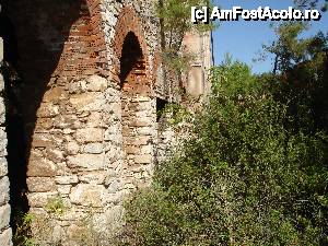 [P17] ruine combinat » foto by veteranu
 - 
<span class="allrVoted glyphicon glyphicon-heart hidden" id="av441566"></span>
<a class="m-l-10 hidden" id="sv441566" onclick="voting_Foto_DelVot(,441566,7269)" role="button">șterge vot <span class="glyphicon glyphicon-remove"></span></a>
<a id="v9441566" class=" c-red"  onclick="voting_Foto_SetVot(441566)" role="button"><span class="glyphicon glyphicon-heart-empty"></span> <b>LIKE</b> = Votează poza</a> <img class="hidden"  id="f441566W9" src="/imagini/loader.gif" border="0" /><span class="AjErrMes hidden" id="e441566ErM"></span>