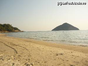 [P10] Paradise Beach, aia cu albinele » foto by vladix18
 - 
<span class="allrVoted glyphicon glyphicon-heart hidden" id="av657862"></span>
<a class="m-l-10 hidden" id="sv657862" onclick="voting_Foto_DelVot(,657862,7269)" role="button">șterge vot <span class="glyphicon glyphicon-remove"></span></a>
<a id="v9657862" class=" c-red"  onclick="voting_Foto_SetVot(657862)" role="button"><span class="glyphicon glyphicon-heart-empty"></span> <b>LIKE</b> = Votează poza</a> <img class="hidden"  id="f657862W9" src="/imagini/loader.gif" border="0" /><span class="AjErrMes hidden" id="e657862ErM"></span>