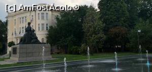 [P07] Cercul Militar, la intrarea în Parcul Central Tsar Simeon. » foto by Aurici
 - 
<span class="allrVoted glyphicon glyphicon-heart hidden" id="av1203182"></span>
<a class="m-l-10 hidden" id="sv1203182" onclick="voting_Foto_DelVot(,1203182,7278)" role="button">șterge vot <span class="glyphicon glyphicon-remove"></span></a>
<a id="v91203182" class=" c-red"  onclick="voting_Foto_SetVot(1203182)" role="button"><span class="glyphicon glyphicon-heart-empty"></span> <b>LIKE</b> = Votează poza</a> <img class="hidden"  id="f1203182W9" src="/imagini/loader.gif" border="0" /><span class="AjErrMes hidden" id="e1203182ErM"></span>