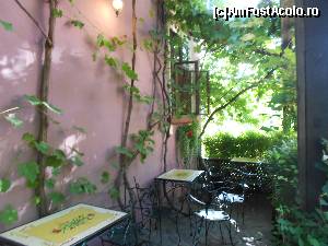 [P04] In fata cafenelei » foto by sed
 - 
<span class="allrVoted glyphicon glyphicon-heart hidden" id="av660065"></span>
<a class="m-l-10 hidden" id="sv660065" onclick="voting_Foto_DelVot(,660065,7288)" role="button">șterge vot <span class="glyphicon glyphicon-remove"></span></a>
<a id="v9660065" class=" c-red"  onclick="voting_Foto_SetVot(660065)" role="button"><span class="glyphicon glyphicon-heart-empty"></span> <b>LIKE</b> = Votează poza</a> <img class="hidden"  id="f660065W9" src="/imagini/loader.gif" border="0" /><span class="AjErrMes hidden" id="e660065ErM"></span>