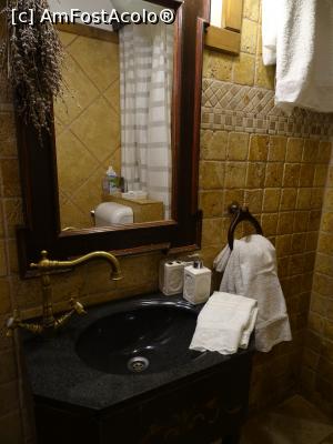 [P12] Casa Cositorarului - baia camerei duble » foto by Cris
 - 
<span class="allrVoted glyphicon glyphicon-heart hidden" id="av842858"></span>
<a class="m-l-10 hidden" id="sv842858" onclick="voting_Foto_DelVot(,842858,7288)" role="button">șterge vot <span class="glyphicon glyphicon-remove"></span></a>
<a id="v9842858" class=" c-red"  onclick="voting_Foto_SetVot(842858)" role="button"><span class="glyphicon glyphicon-heart-empty"></span> <b>LIKE</b> = Votează poza</a> <img class="hidden"  id="f842858W9" src="/imagini/loader.gif" border="0" /><span class="AjErrMes hidden" id="e842858ErM"></span>