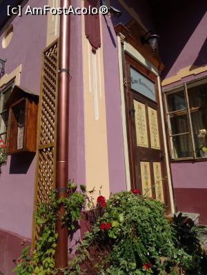 [P38] Casa Cositorarului - ușa de la intrarea în pensiune » foto by Cris
 - 
<span class="allrVoted glyphicon glyphicon-heart hidden" id="av842884"></span>
<a class="m-l-10 hidden" id="sv842884" onclick="voting_Foto_DelVot(,842884,7288)" role="button">șterge vot <span class="glyphicon glyphicon-remove"></span></a>
<a id="v9842884" class=" c-red"  onclick="voting_Foto_SetVot(842884)" role="button"><span class="glyphicon glyphicon-heart-empty"></span> <b>LIKE</b> = Votează poza</a> <img class="hidden"  id="f842884W9" src="/imagini/loader.gif" border="0" /><span class="AjErrMes hidden" id="e842884ErM"></span>