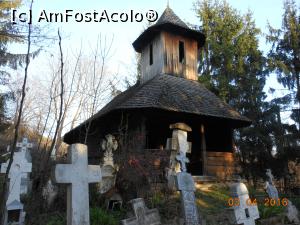 [P42] Dâmbovița - Biserica de lemn Mesteacăn.  » foto by iulianic
 - 
<span class="allrVoted glyphicon glyphicon-heart hidden" id="av727298"></span>
<a class="m-l-10 hidden" id="sv727298" onclick="voting_Foto_DelVot(,727298,7302)" role="button">șterge vot <span class="glyphicon glyphicon-remove"></span></a>
<a id="v9727298" class=" c-red"  onclick="voting_Foto_SetVot(727298)" role="button"><span class="glyphicon glyphicon-heart-empty"></span> <b>LIKE</b> = Votează poza</a> <img class="hidden"  id="f727298W9" src="/imagini/loader.gif" border="0" /><span class="AjErrMes hidden" id="e727298ErM"></span>