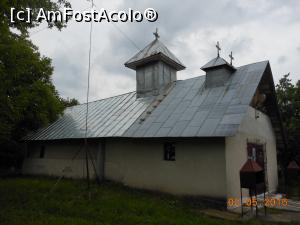 [P10] Dâmbovița - Biserica de lemn Sălcuța.  » foto by iulianic
 - 
<span class="allrVoted glyphicon glyphicon-heart hidden" id="av735878"></span>
<a class="m-l-10 hidden" id="sv735878" onclick="voting_Foto_DelVot(,735878,7302)" role="button">șterge vot <span class="glyphicon glyphicon-remove"></span></a>
<a id="v9735878" class=" c-red"  onclick="voting_Foto_SetVot(735878)" role="button"><span class="glyphicon glyphicon-heart-empty"></span> <b>LIKE</b> = Votează poza</a> <img class="hidden"  id="f735878W9" src="/imagini/loader.gif" border="0" /><span class="AjErrMes hidden" id="e735878ErM"></span>