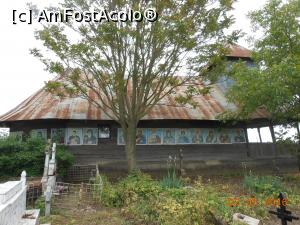 [P12] Dâmbovița - Biserica de lemn Lungulețu, picturi pe latura nordică.  » foto by iulianic
 - 
<span class="allrVoted glyphicon glyphicon-heart hidden" id="av735880"></span>
<a class="m-l-10 hidden" id="sv735880" onclick="voting_Foto_DelVot(,735880,7302)" role="button">șterge vot <span class="glyphicon glyphicon-remove"></span></a>
<a id="v9735880" class=" c-red"  onclick="voting_Foto_SetVot(735880)" role="button"><span class="glyphicon glyphicon-heart-empty"></span> <b>LIKE</b> = Votează poza</a> <img class="hidden"  id="f735880W9" src="/imagini/loader.gif" border="0" /><span class="AjErrMes hidden" id="e735880ErM"></span>