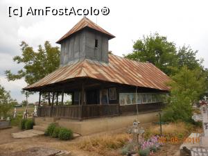 [P02] Dâmbovița - Biserica de lemn Lungulețu.  » foto by iulianic
 - 
<span class="allrVoted glyphicon glyphicon-heart hidden" id="av735870"></span>
<a class="m-l-10 hidden" id="sv735870" onclick="voting_Foto_DelVot(,735870,7302)" role="button">șterge vot <span class="glyphicon glyphicon-remove"></span></a>
<a id="v9735870" class=" c-red"  onclick="voting_Foto_SetVot(735870)" role="button"><span class="glyphicon glyphicon-heart-empty"></span> <b>LIKE</b> = Votează poza</a> <img class="hidden"  id="f735870W9" src="/imagini/loader.gif" border="0" /><span class="AjErrMes hidden" id="e735870ErM"></span>