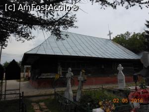[P22] Dâmbovița - Biserica de lemn Decindea, latura sudică.  » foto by iulianic
 - 
<span class="allrVoted glyphicon glyphicon-heart hidden" id="av735890"></span>
<a class="m-l-10 hidden" id="sv735890" onclick="voting_Foto_DelVot(,735890,7302)" role="button">șterge vot <span class="glyphicon glyphicon-remove"></span></a>
<a id="v9735890" class=" c-red"  onclick="voting_Foto_SetVot(735890)" role="button"><span class="glyphicon glyphicon-heart-empty"></span> <b>LIKE</b> = Votează poza</a> <img class="hidden"  id="f735890W9" src="/imagini/loader.gif" border="0" /><span class="AjErrMes hidden" id="e735890ErM"></span>